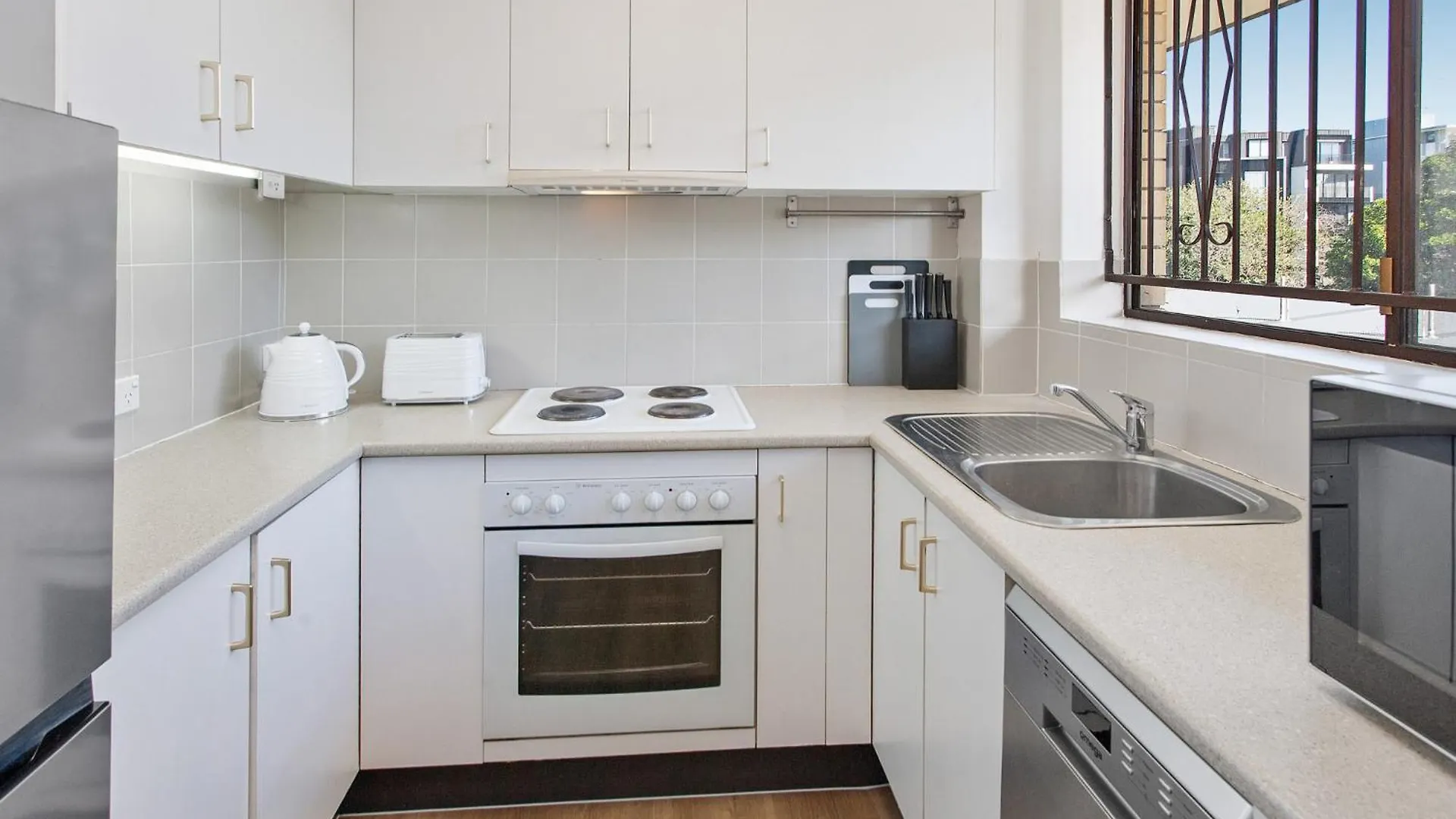 Apartment Cosy Unit With Parking Near New Farm Park & River Brisbane Australia